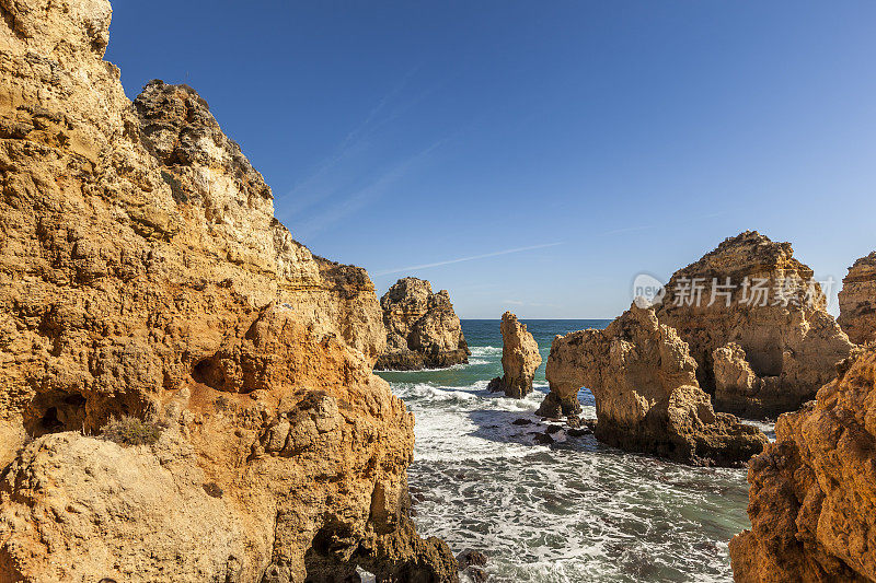 自然拱形海岸悬崖(Ponta da Piedade)，拉各斯，葡萄牙